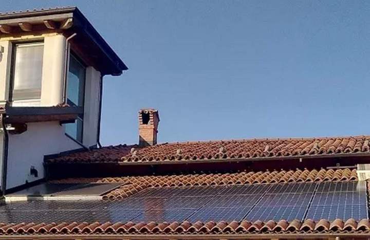 Pose de panneaux photovoltaïques à Sainte-Foy-lès-Lyon